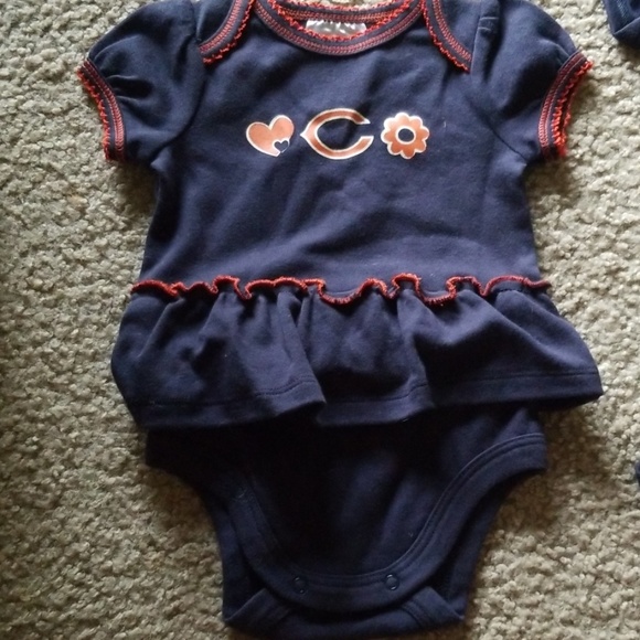 *EVERYTHING* Chicago Bears infant onesies - Picture 2 of 6